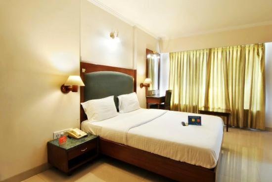 Hotel Lotus Пуна Экстерьер фото